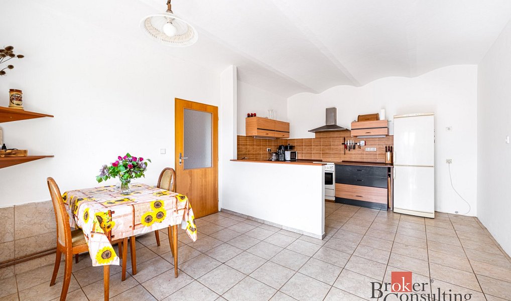 Prodej domu 132 m² s pozemkem 589 m², Tis – náhled fotky 6