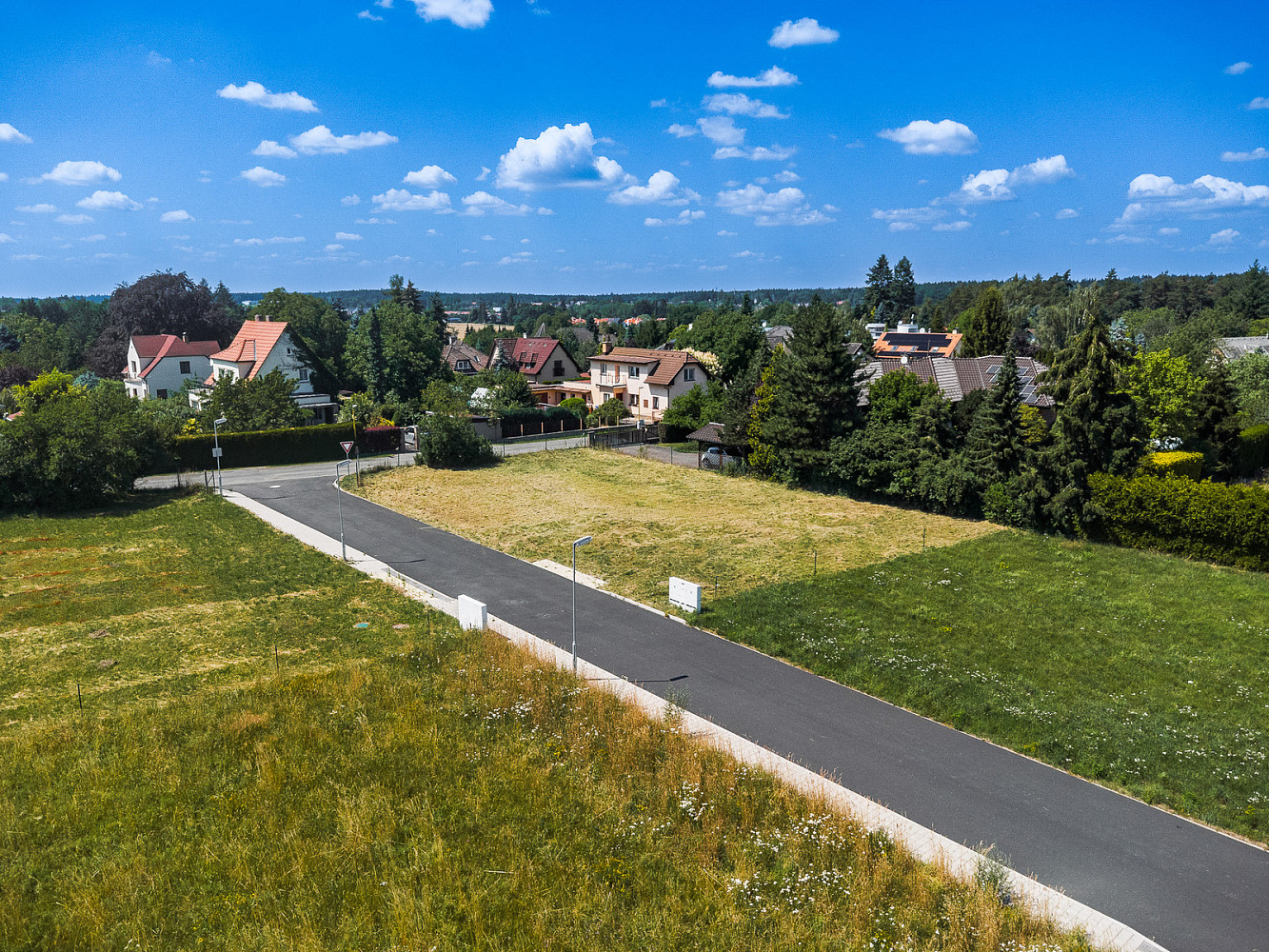 Prodej stavebního pozemku 801 m² – fotografie 2