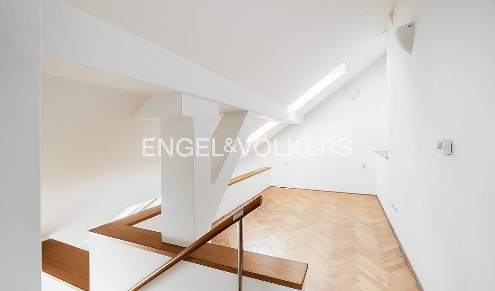 Pronájem bytu 2+1 98 m², Praha – náhled fotky 5