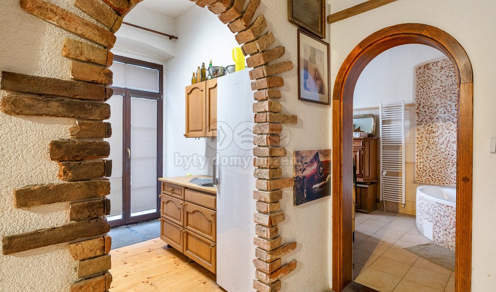 Prodej domu 580 m² s pozemkem 883 m², Povrly – náhled fotky 3