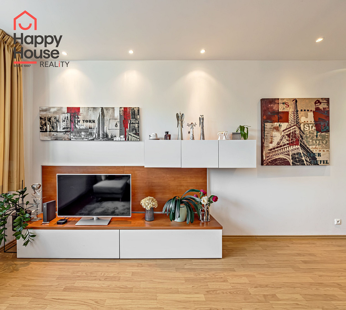 Pronájem bytu 1+kk 60 m² – fotografie 3