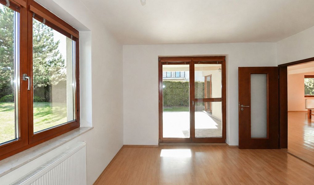 Prodej domu 270 m² s pozemkem 654 m², Jesenice – náhled fotky 7
