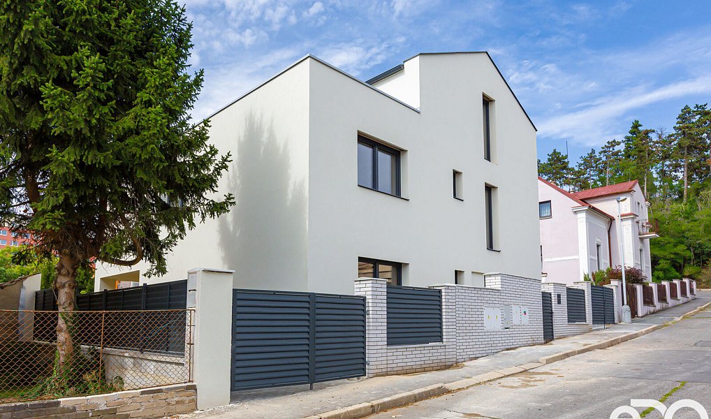 Prodej domu 375 m² s pozemkem 485 m², Praha – náhled fotky 3