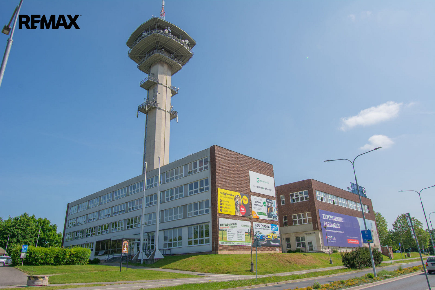 Pronájem kanceláře 321 m² — photo 3