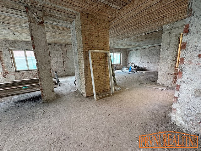 Prodej obchodních prostor 563 m² – fotografie 2