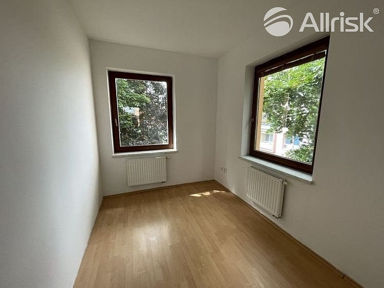 Pronájem bytu 2+1 48 m² — photo 2