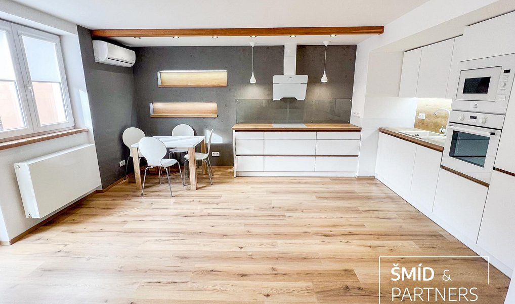 Prodej bytu 3+kk 70 m², Kolín – náhled fotky 2