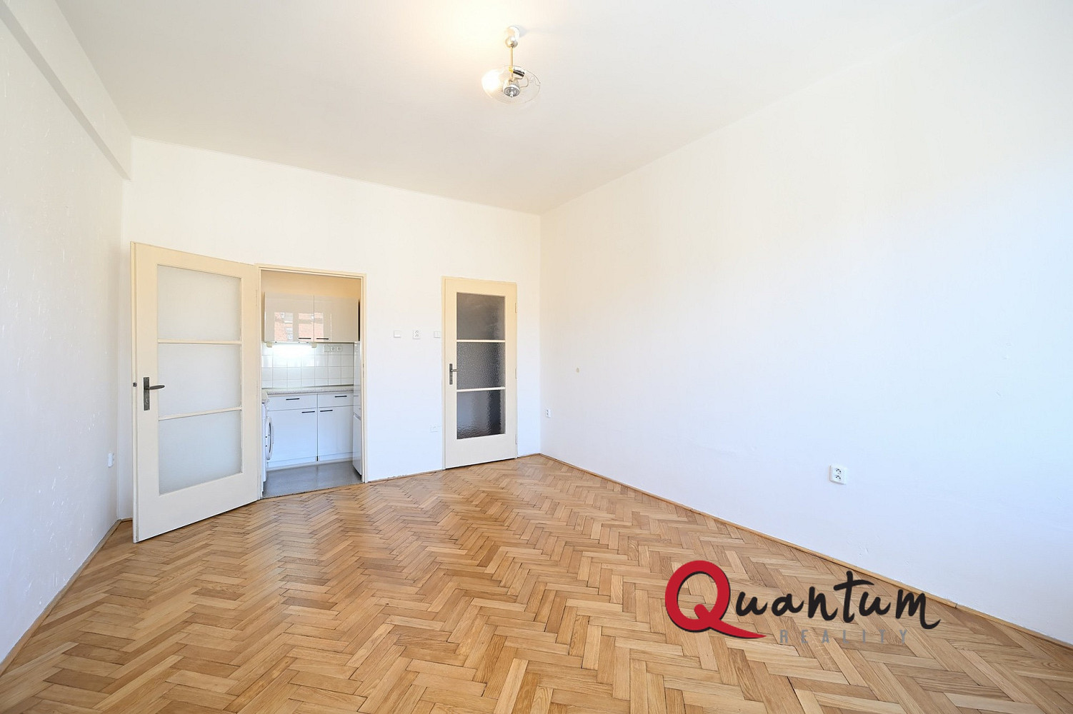 Pronájem bytu 1+kk 29 m² – fotografie 3