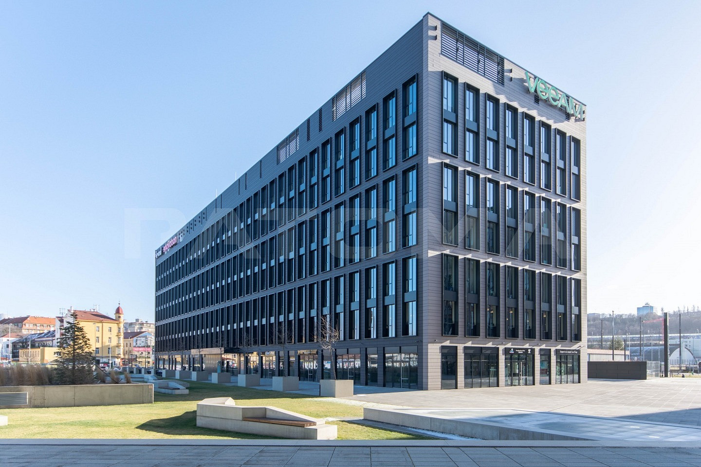 Pronájem kanceláře 565 m²