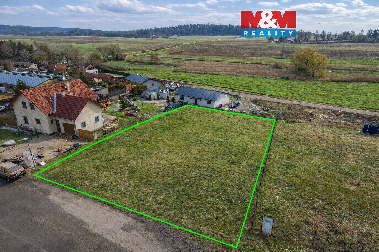 Prodej stavebního pozemku 1 233 m²