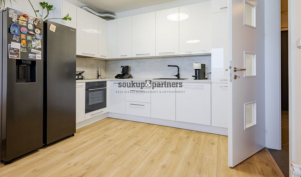 Pronájem bytu 2+kk 56 m², Praha – náhled fotky 4