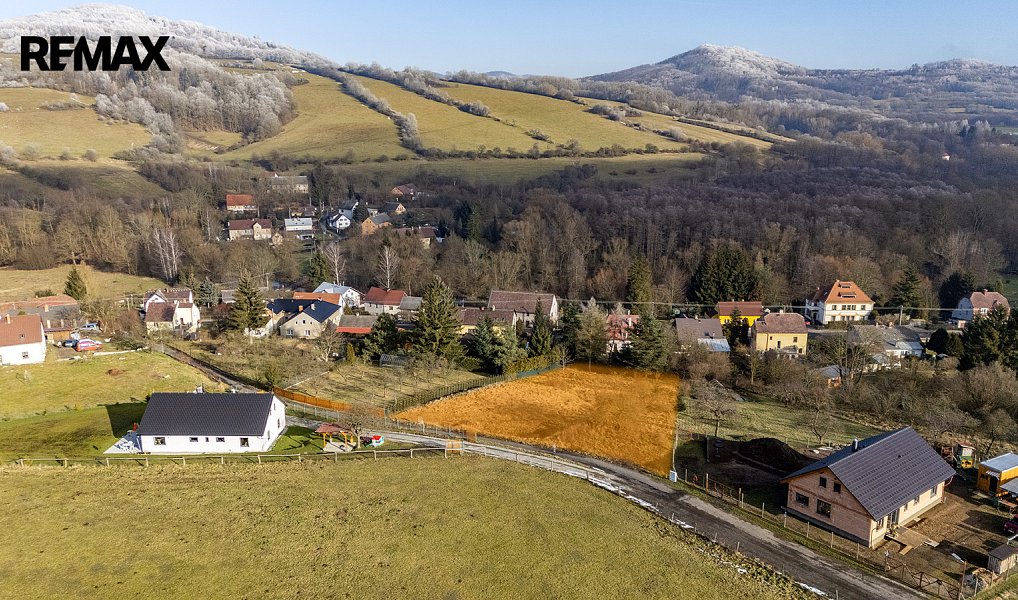 Prodej stavebního pozemku 2 413 m², Horní Police – náhled fotky 27