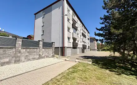 Prodej bytu 3+1 60 m², Lipová, Tachov