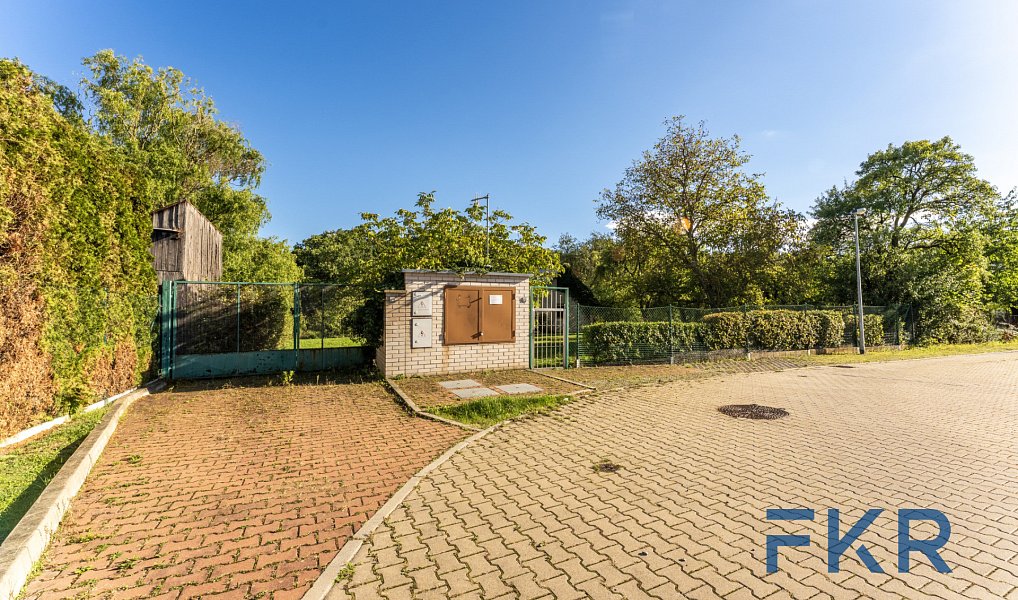 Prodej stavebního pozemku 886 m², Praha – náhled fotky 11