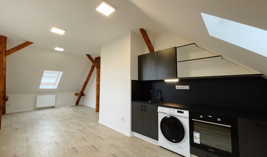 Prodej nájemního domu, činžáku 550 m², Lety – náhled fotky 10