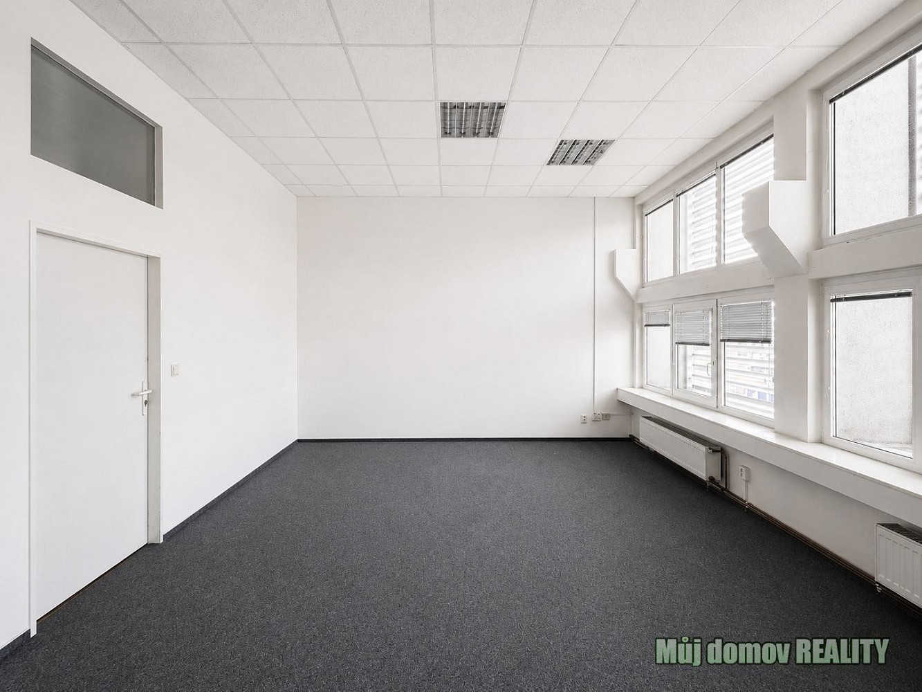 Pronájem kanceláře 25 m² – fotografie 3