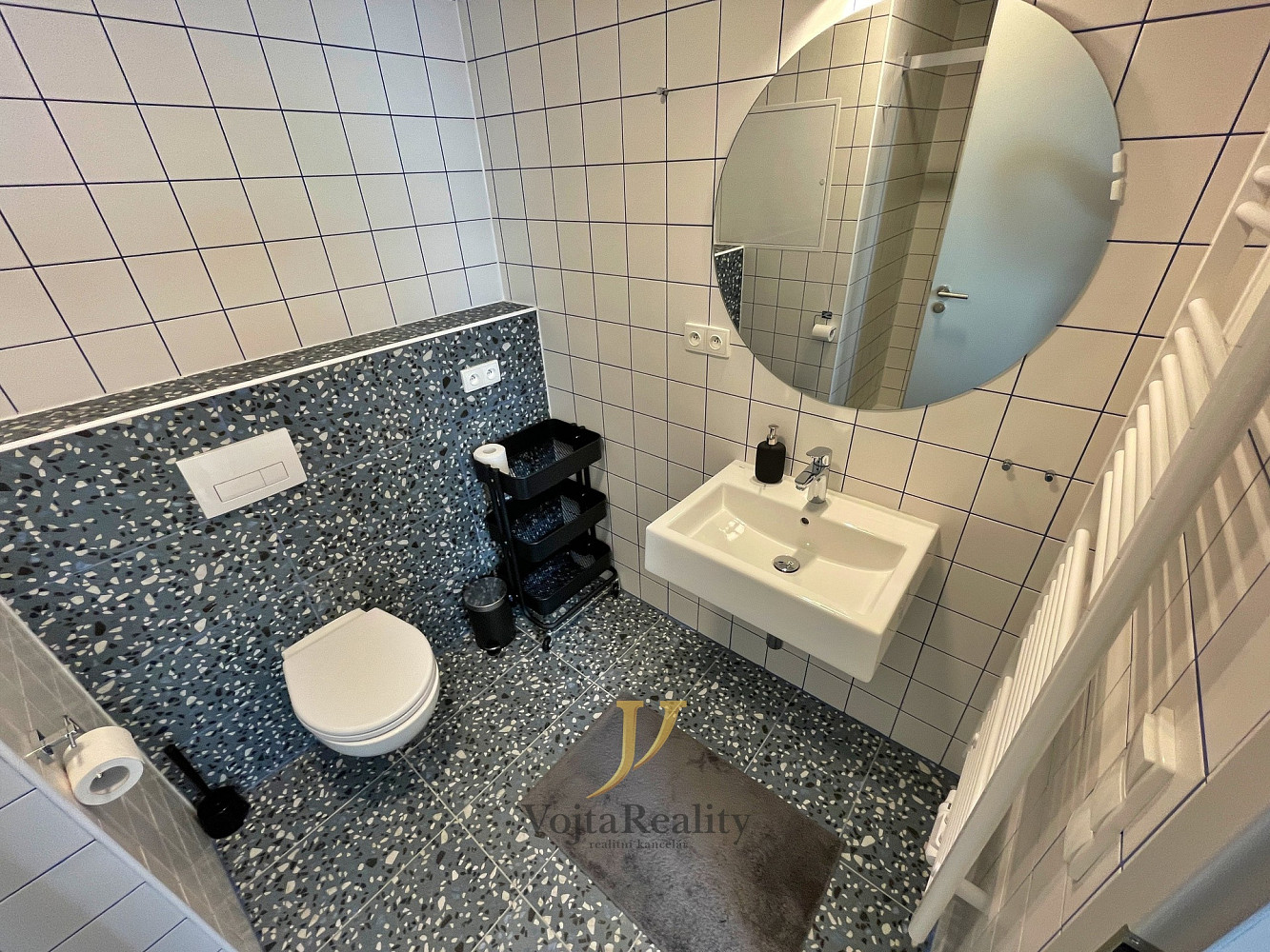 Pronájem bytu 2+kk 43 m² – fotografie 3