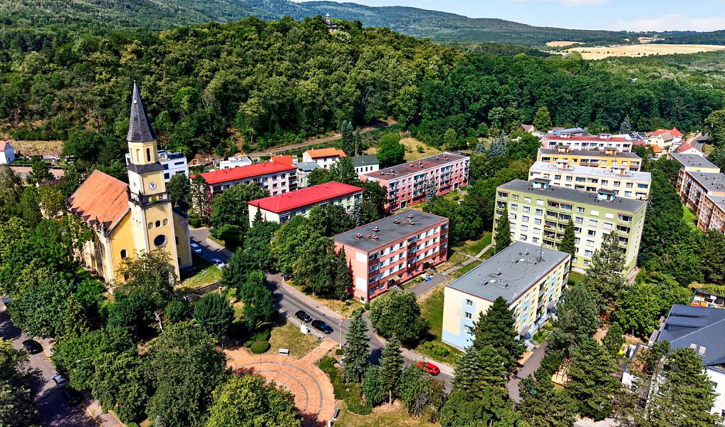 Prodej bytu 3+1 65 m², Chlumec – náhled fotky 32