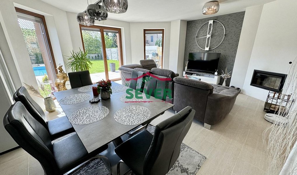 Prodej domu 220 m² s pozemkem 571 m², Praha – náhled fotky 2