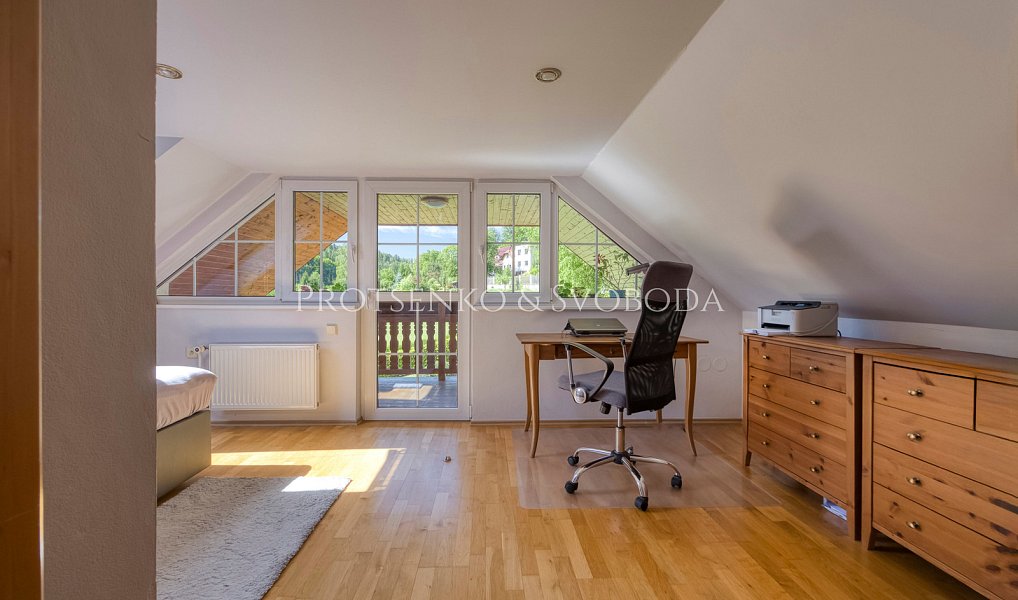 Prodej domu 257 m² s pozemkem 4 348 m², Ledečko – náhled fotky 9