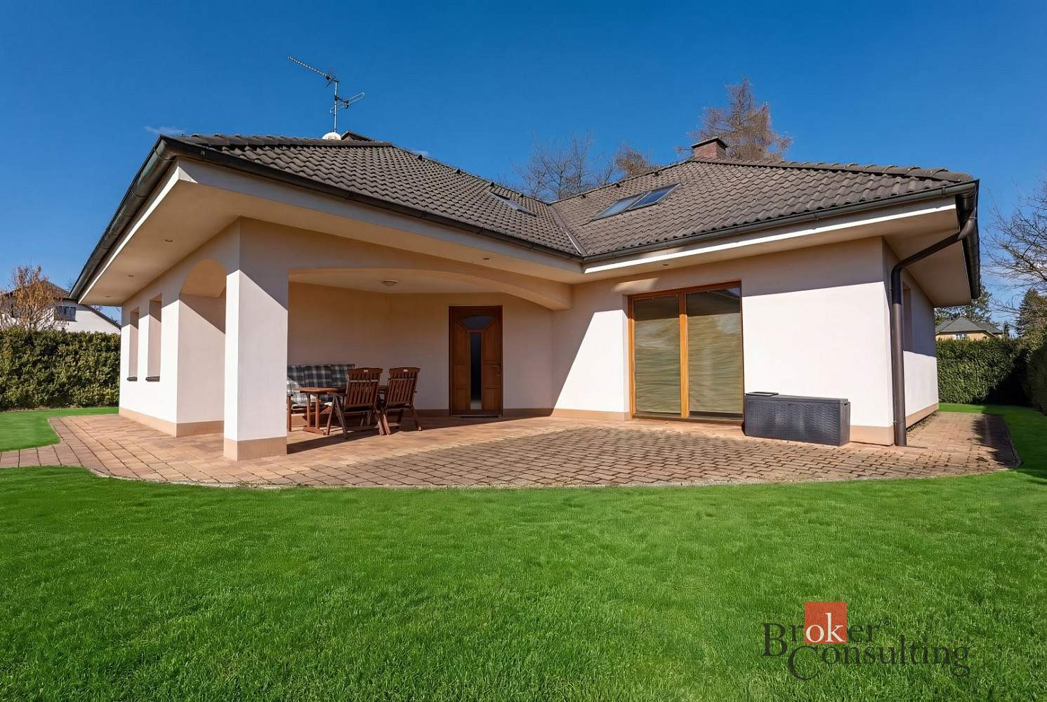 Prodej domu 260 m² s pozemkem 998 m²