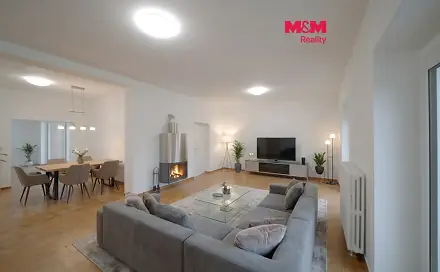 Prodej domu 292 m² s pozemkem 663 m², Jasenná, Praha 9 - Horní Počernice