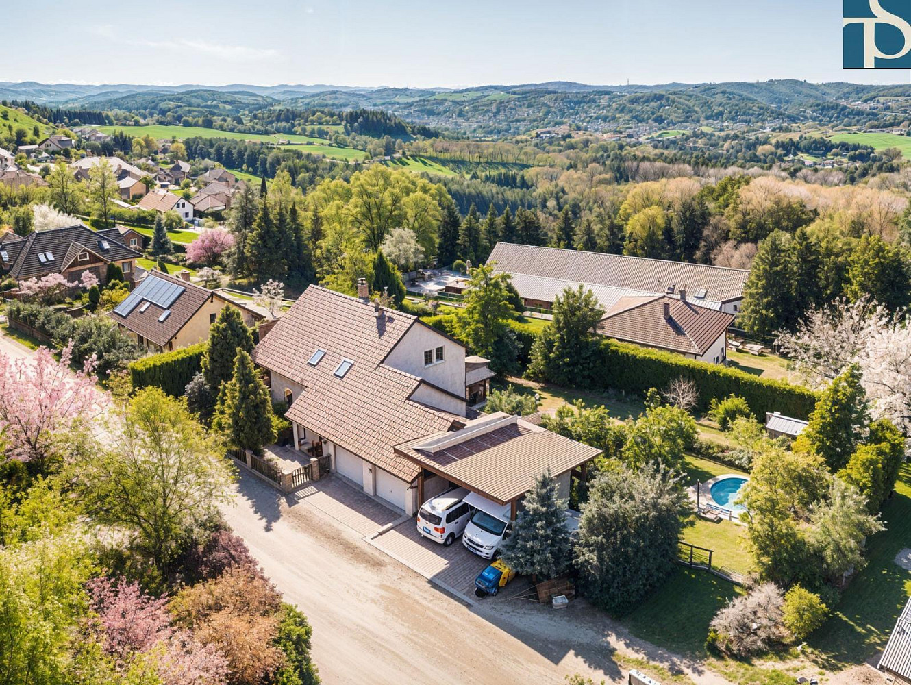 Prodej domu 276 m² s pozemkem 1 255 m²