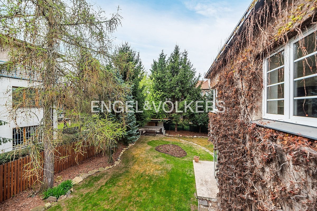 Pronájem domu 260 m² s pozemkem 629 m² — photo 3