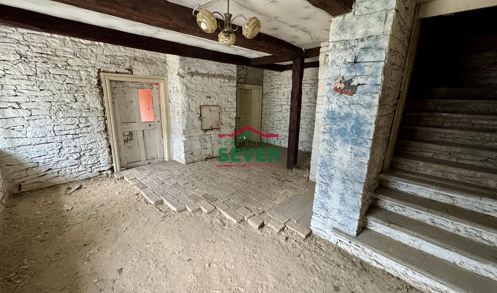 Prodej domu 200 m² s pozemkem 493 m², Vrutice – náhled fotky 8
