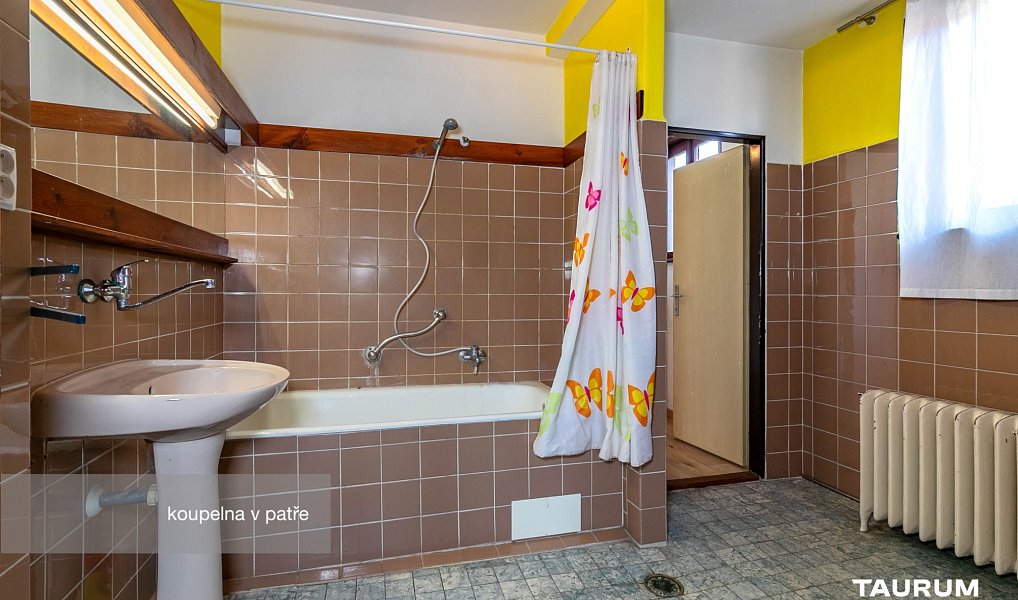 Prodej domu 329 m² s pozemkem 1 052 m², Manětín – náhled fotky 15