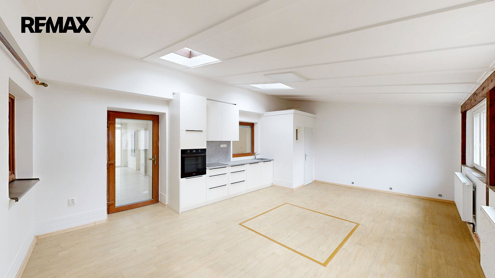 Prodej domu 400 m² s pozemkem 300 m²
