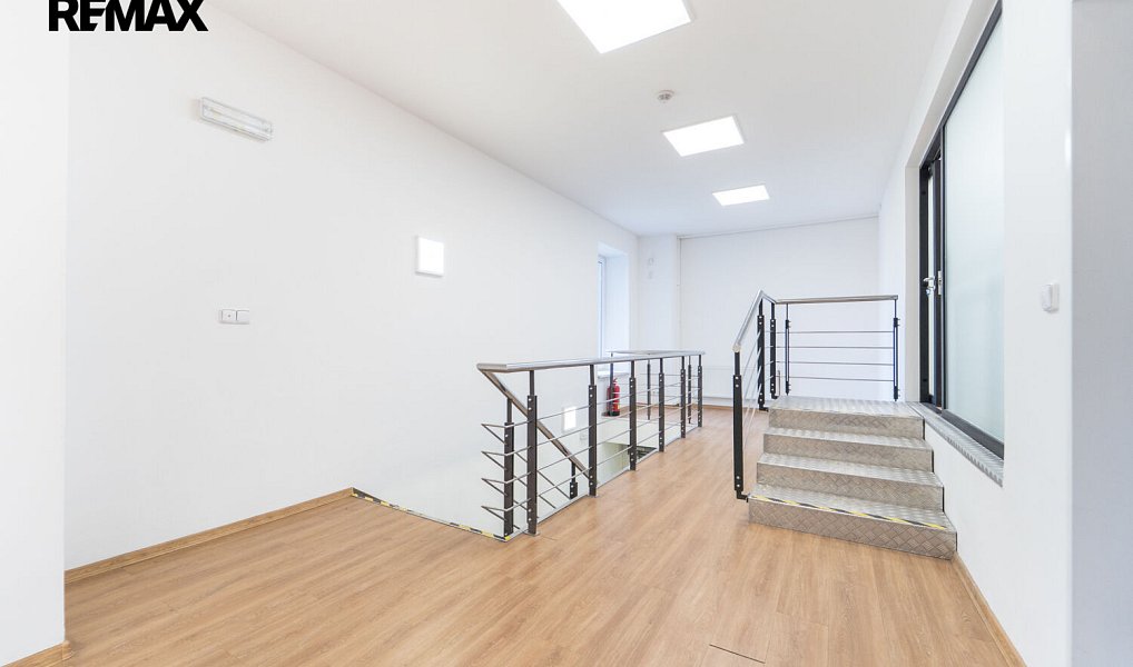 Pronájem obchodních prostor 364 m², Praha – náhled fotky 10