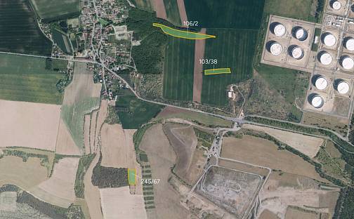 Prodej pole 25 049 m², Uhy, okres Kladno