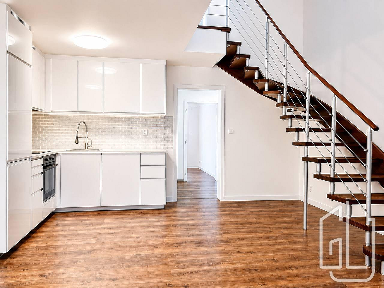 Pronájem bytu 3+kk 76 m² – fotografie 2