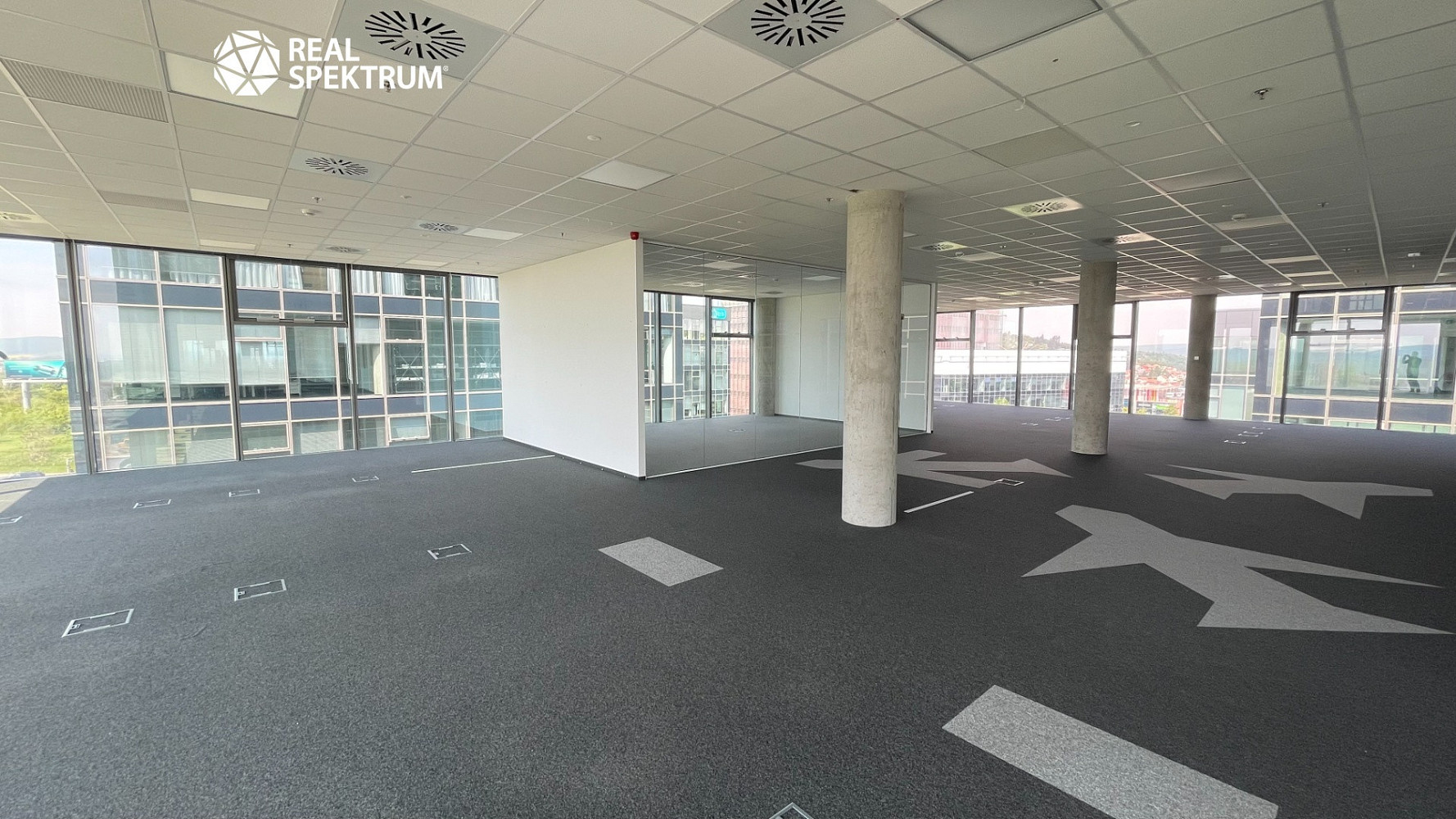 Pronájem kancelářských prostor 1 363 m², Palachovo náměstí, Brno – další