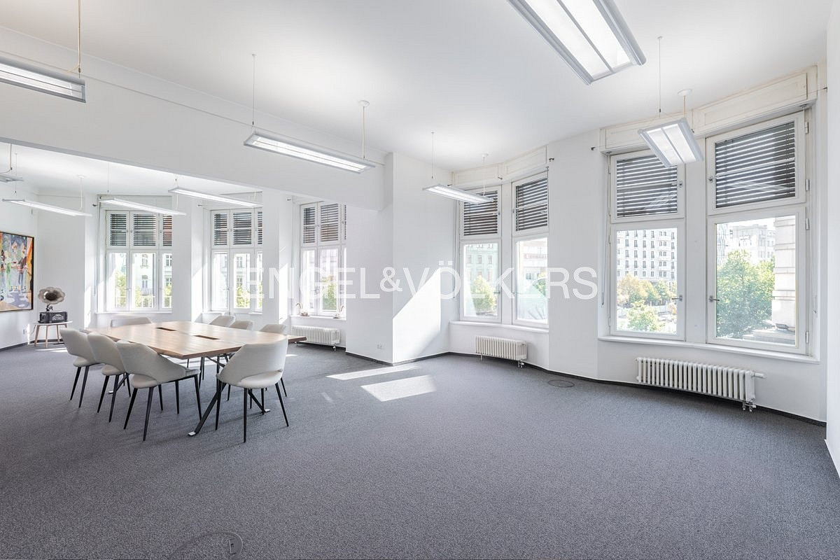Pronájem kanceláře 282 m² – fotografie 2