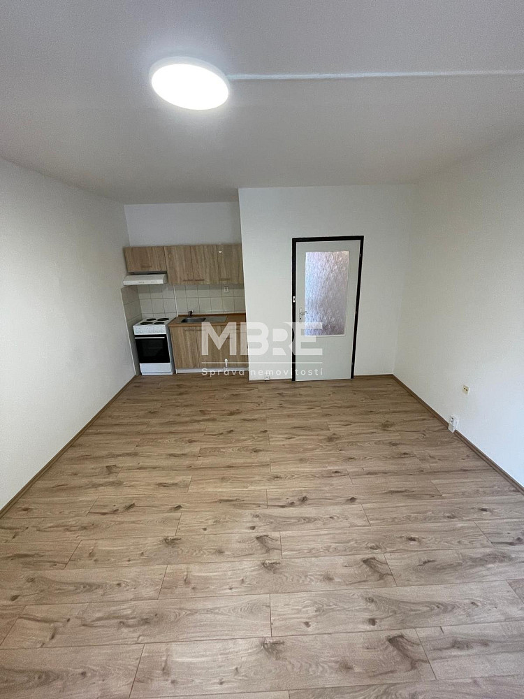 Pronájem bytu 2+kk 42 m² – fotografie 3