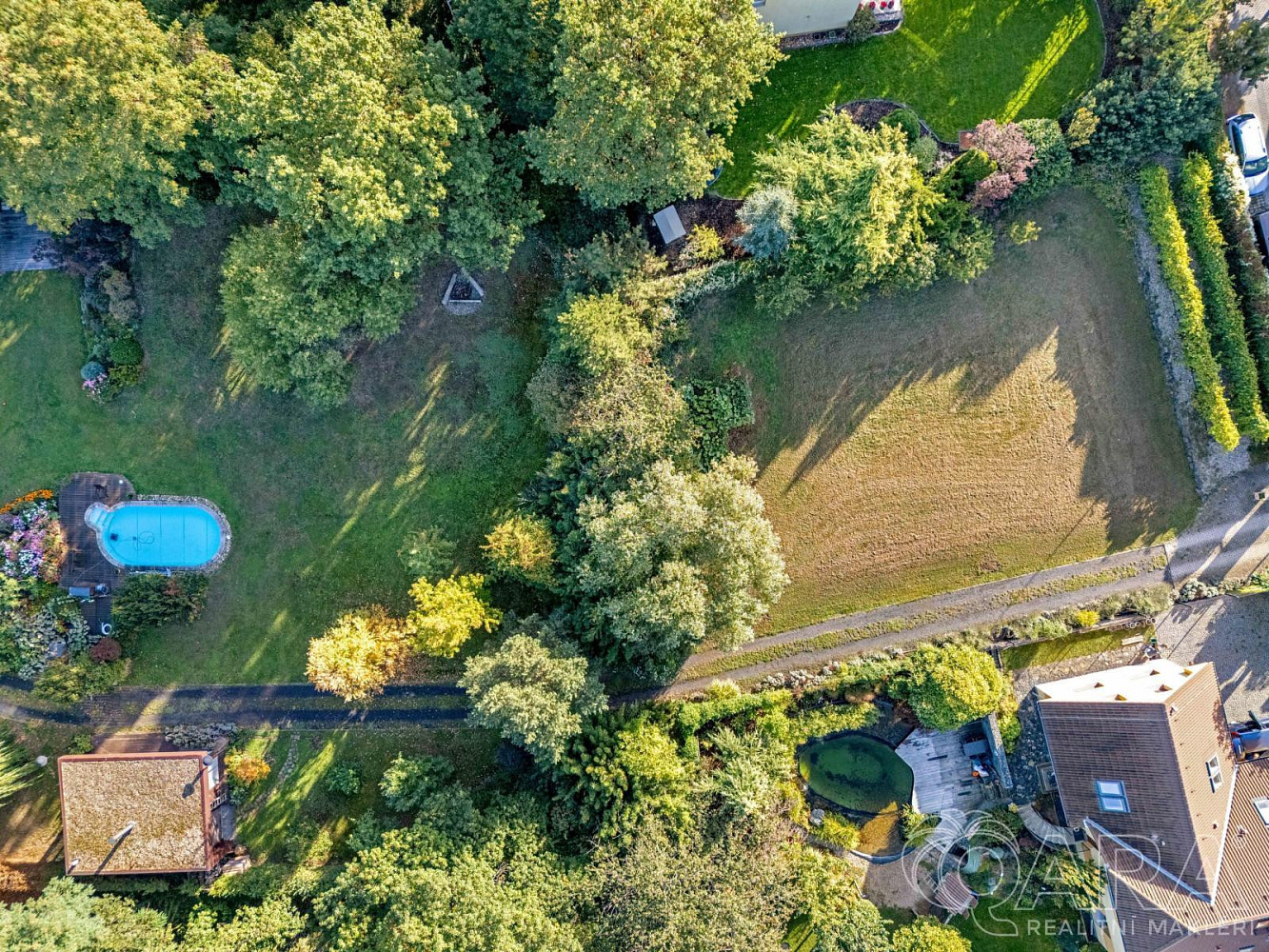Prodej stavebního pozemku 2 115 m² – fotografie 4