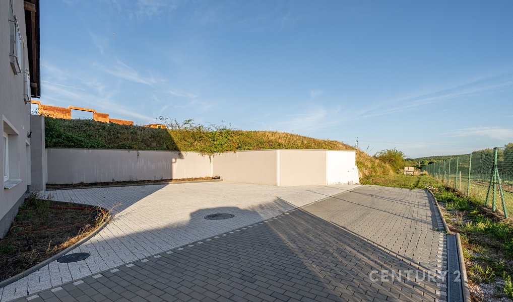 Prodej domu 253 m² s pozemkem 426 m², Rabakov – náhled fotky 24