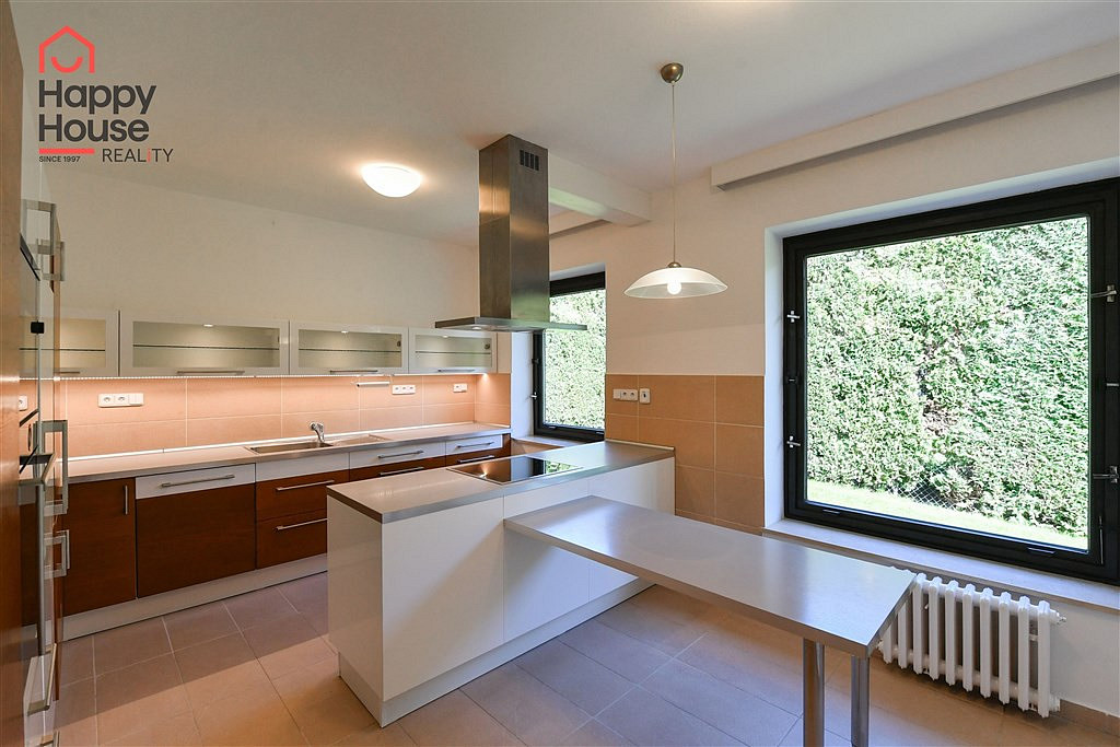 Pronájem kanceláře 365 m² — photo 2