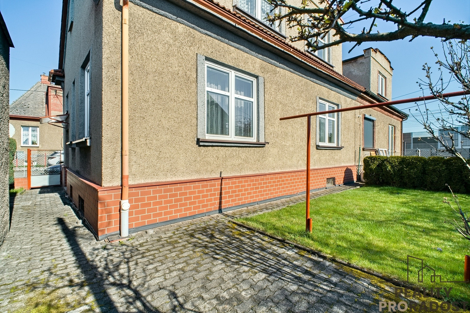 Prodej domu 181 m² s pozemkem 60 m² – fotografie 2