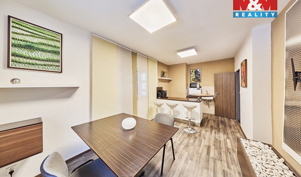 Prodej výrobních prostor 1 667 m², Trutnov – náhled fotky 4