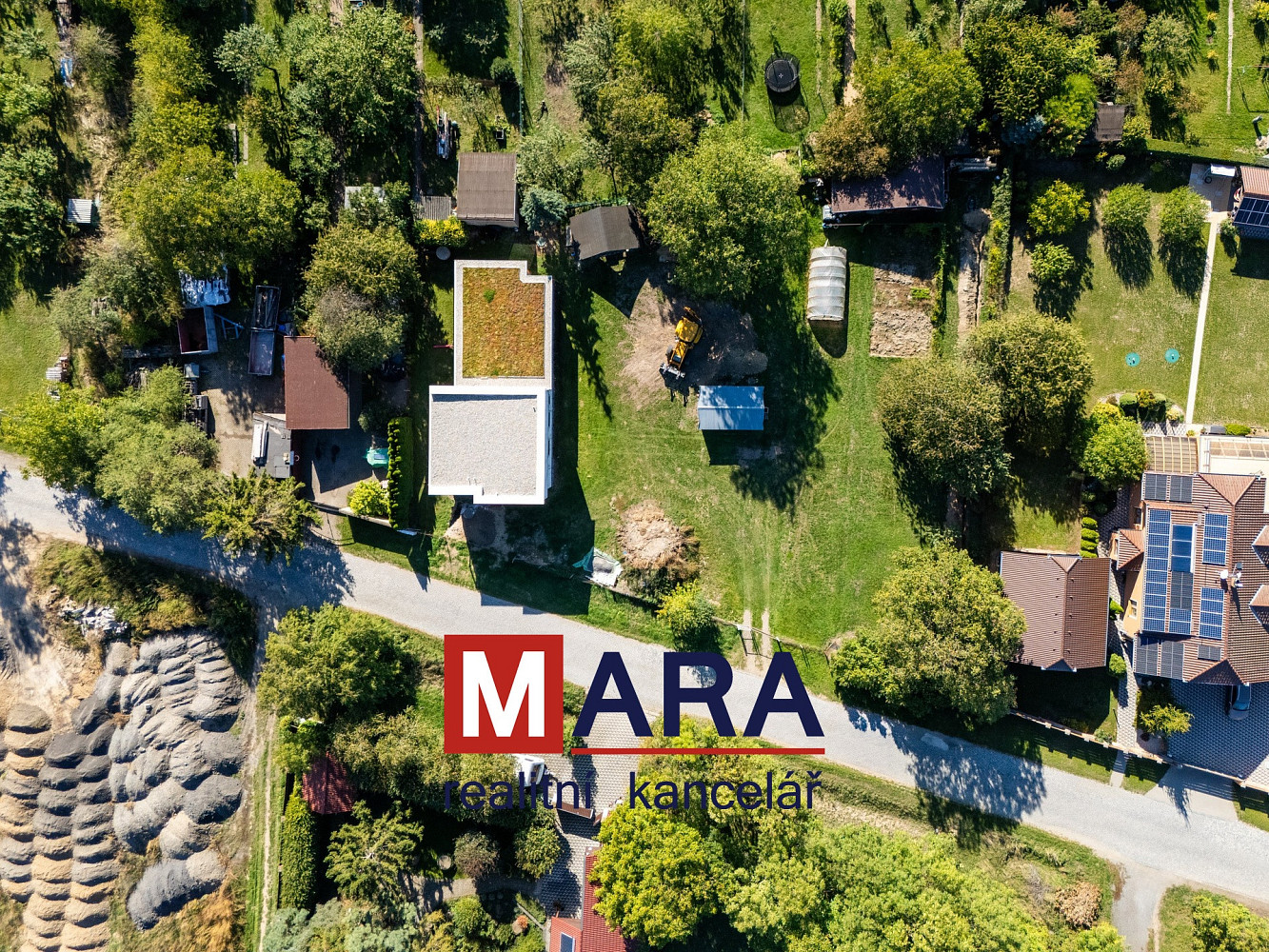 Prodej stavebního pozemku 768 m²