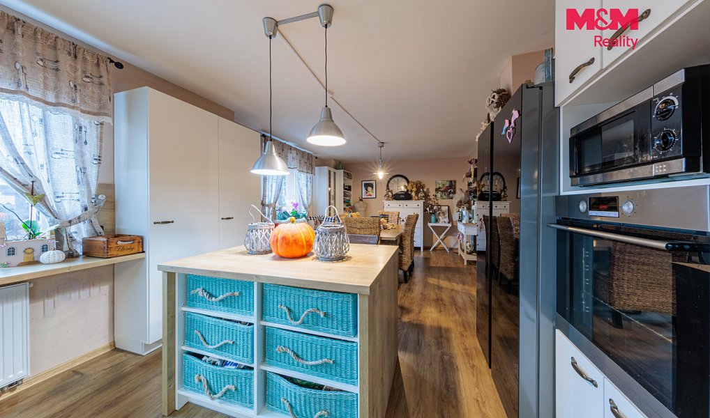 Prodej domu 160 m² s pozemkem 987 m², Nová Role – náhled fotky 4