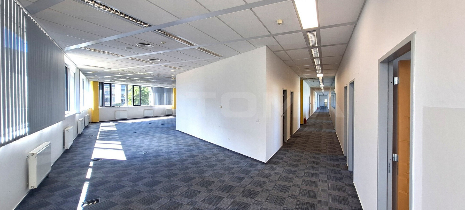 Pronájem kanceláře 400 m² – fotografie 4