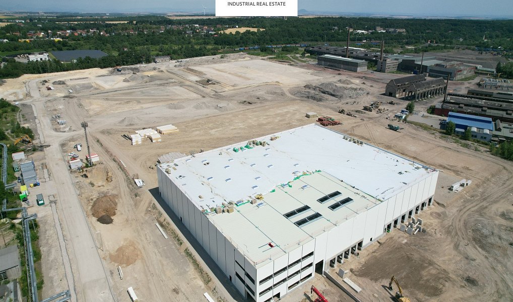 Pronájem skladovacích prostor 10 000 m², Kladno – náhled fotky 12