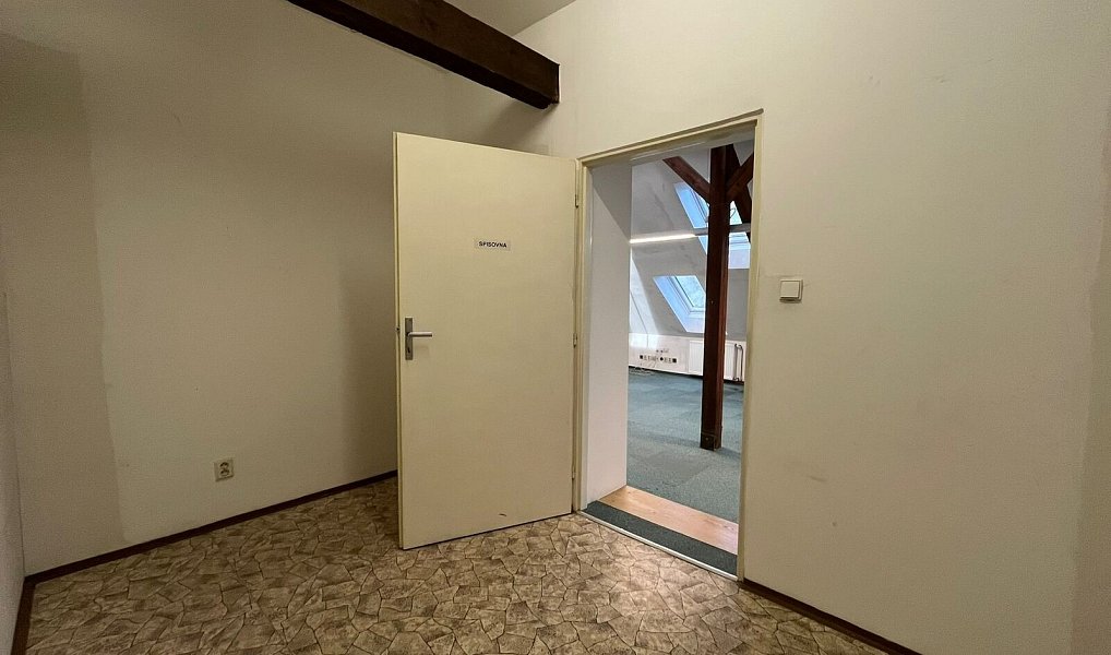 Pronájem kanceláře 110 m², Praha – náhled fotky 6