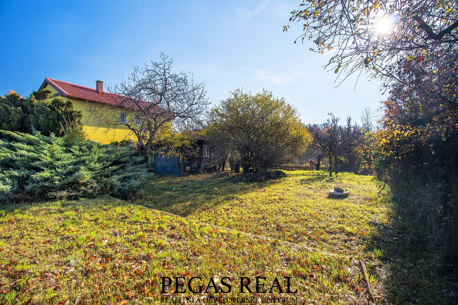 Prodej stavebního pozemku 1 841 m² – pohled 3