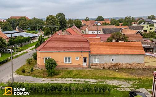 Prodej domu 191 m² s pozemkem 684 m², Hroznová Lhota, okres Hodonín