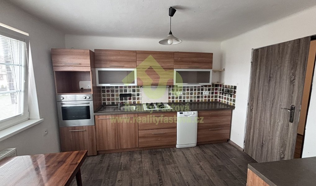 Prodej domu 228 m² s pozemkem 1 076 m², Rokycany – náhled fotky 14